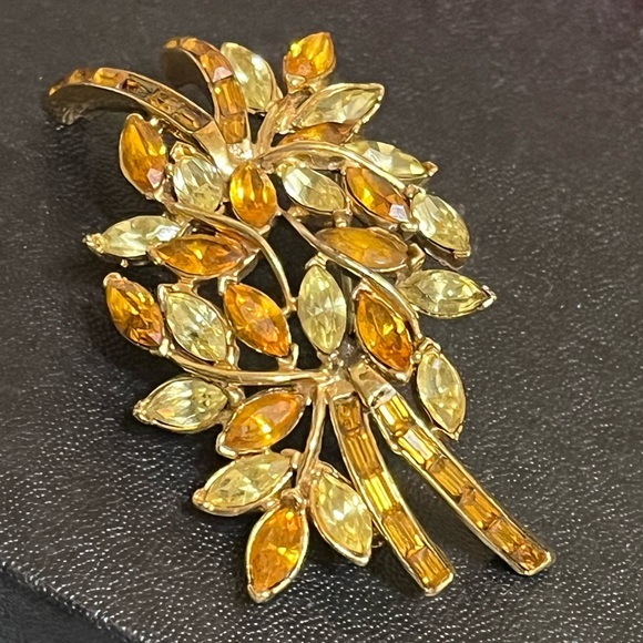 Vintage Coro Rhinestone Brooch - Picture 2 of 10